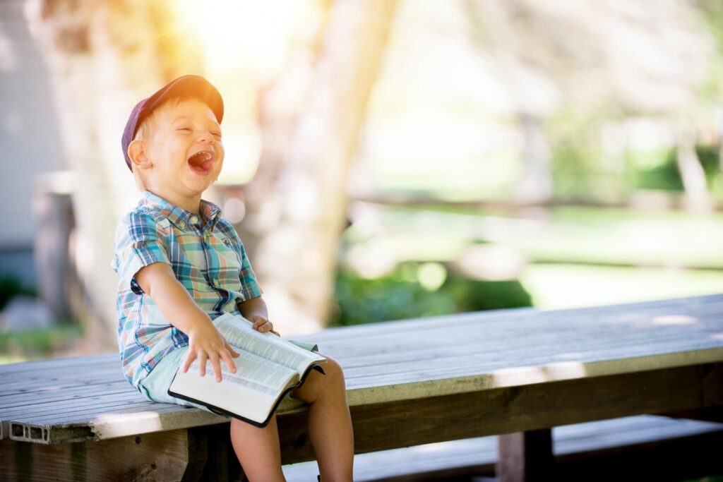 a child happy with orthodontic treatment braces